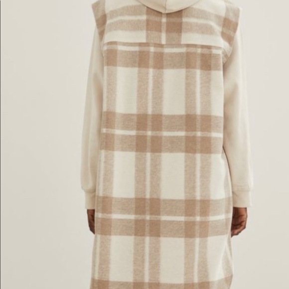 sleveless shirt jacket - Picture 2 of 7